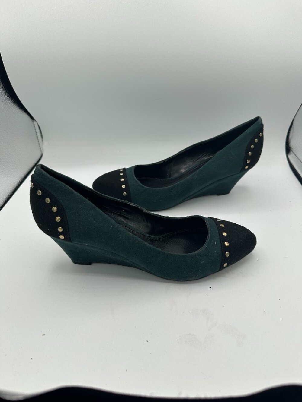 Dressbarn Green/Black Suede Wedge Shoes Women's 8.5